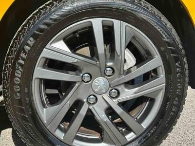 Peugeot 208 Stop&Start 5 porte Active Pack Giallo usata Villa Santa Lucia