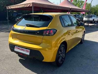 Peugeot 208 Stop&Start 5 porte Active Pack Giallo usata Villa Santa Lucia