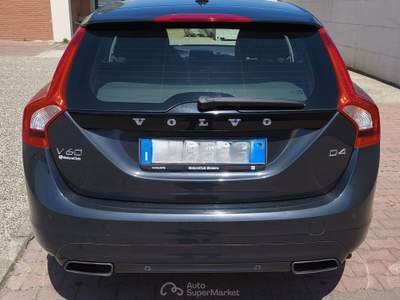 Volvo V60 + Kit viaggio Nero usata Sestu