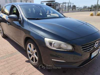 Volvo V60 + Kit viaggio Nero usata Sestu