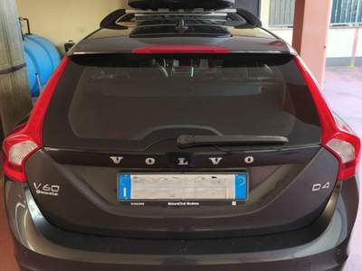 Volvo V60 + Kit viaggio Nero usata Sestu