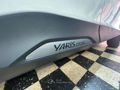Toyota Yaris Cross 1.5 Hybrid 5p. E-CVT Confort Pack Bianco usata Melegnano