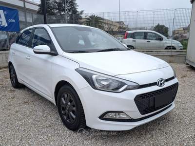 Hyundai i20 i20 5p 1.2 Classic 75cv TAGLIANDATA Bianco usata Barletta