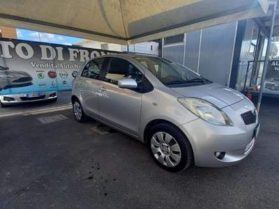 Toyota Yaris  Grigio usata Sant'Antimo