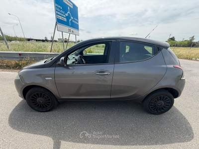 Lancia Ypsilon LANCIA YPSLON NATURAL POWER ECOCHIC GOLD Grigio usata Mondragone
