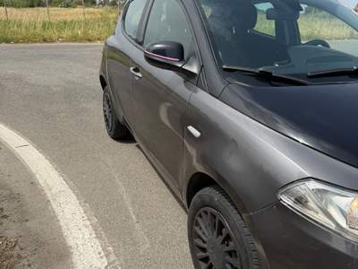 Lancia Ypsilon LANCIA YPSLON NATURAL POWER ECOCHIC GOLD Grigio usata Mondragone