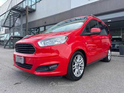 Ford Tourneo Courier 1.0 EcoBoost 100 CV Plus Rosso usata Santa Maria di Sala