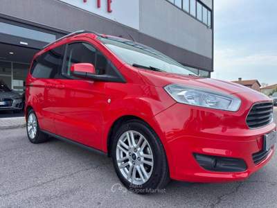 Ford Tourneo Courier 1.0 EcoBoost 100 CV Plus Rosso usata Santa Maria di Sala