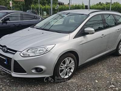 Ford Focus Garanzia 12 mesi, tagliandata. Argento usata Santa Giuletta