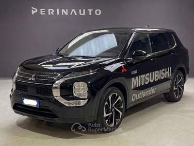 Mitsubishi Outlander 2.4 phev Intense 8 Anni di GARANZIA Bianco usata Bassano del Grappa