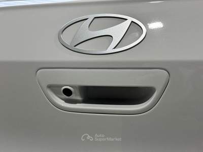 Hyundai i10 1.0 MPI Connectline KM ZERO Argento usata Bassano del Grappa