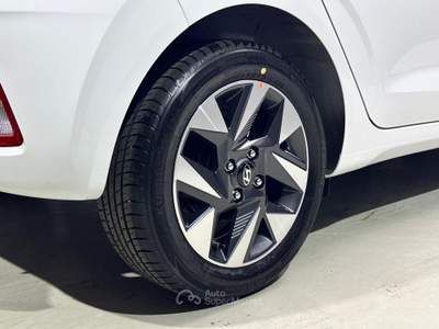 Hyundai i10 1.0 MPI Connectline KM ZERO Argento usata Bassano del Grappa