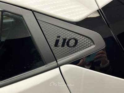 Hyundai i10 1.0 MPI Connectline KM ZERO Argento usata Bassano del Grappa