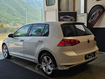 Volkswagen Golf 1.6 Tdi BlueMotion Highline Bianco usata Cogollo del Cengio
