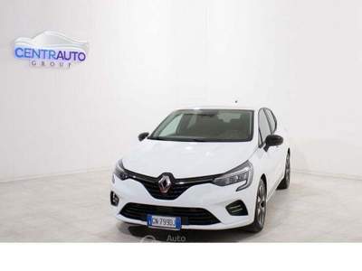 Renault Clio Clio 1.5 blue dci 100cv Evolution Bianco usata Galatina