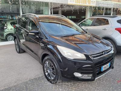 Ford Kuga 4WD Powershift Titanium Grigio usata Cardito