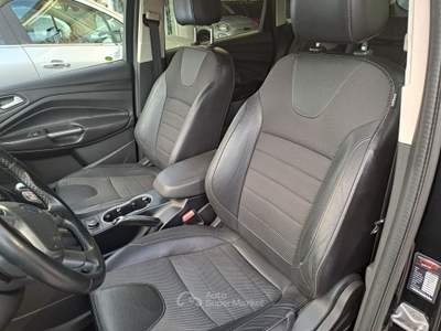 Ford Kuga 4WD Powershift Titanium Grigio usata Cardito