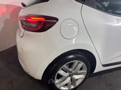 Renault Clio Blue dCi 100 CV 5 porte Evolution Bianco usata Cardito
