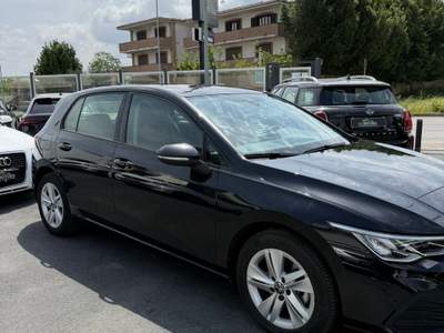 Volkswagen Golf Volkswagen Golf 2.0 tdi Life 115cv dsg Nero usata Giugliano in Campania