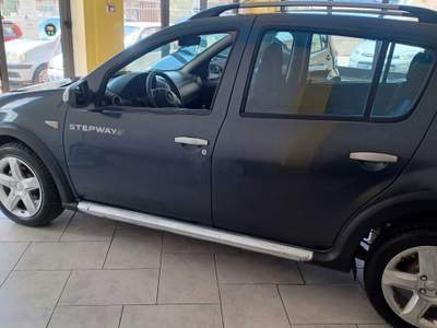 Dacia Sandero MOTORE INFINITO Nero usata Follonica