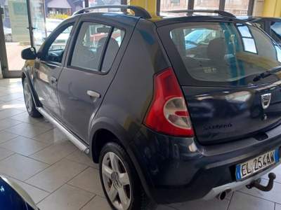 Dacia Sandero MOTORE INFINITO Nero usata Follonica