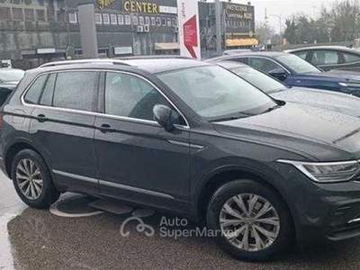 Volkswagen Tiguan 2.0 TDI SCR Life Grigio usata Castenaso