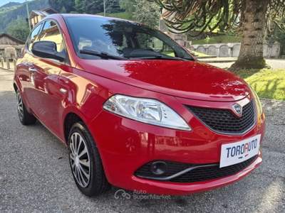 Lancia Ypsilon 1.2 69 CV 5 porte GPL CASA MADRE Ecochic Gold Rosso usata Varallo