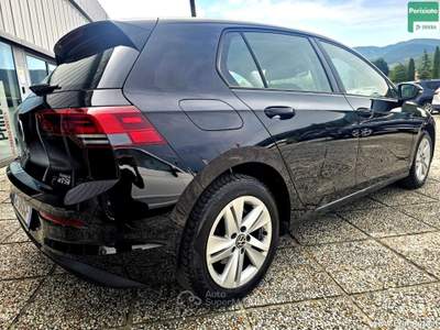 Volkswagen Golf 1.0 eTSI EVO DSG Life Nero usata Trevi