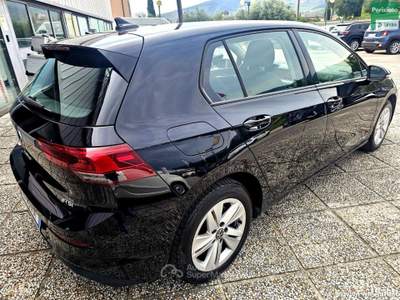Volkswagen Golf 1.0 eTSI EVO DSG Life Nero usata Trevi