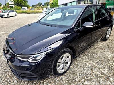 Volkswagen Golf 1.0 eTSI EVO DSG Life Nero usata Trevi