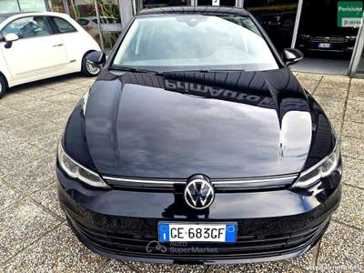 Volkswagen Golf 1.0 eTSI EVO DSG Life Nero usata Trevi