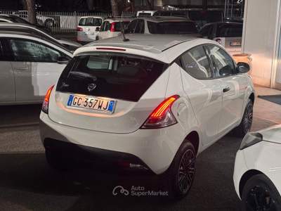 Lancia Ypsilon Non Fumatore, unico proprietario, ottime condizioni generali. Bianco usata Deruta