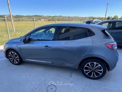 Renault Clio TCe 90 CV 5 porte Techno Grigio usata Monte Porzio