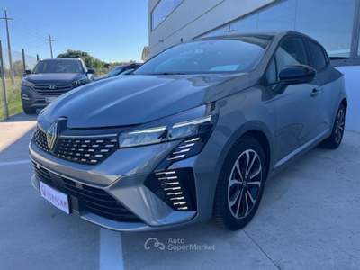 Renault Clio TCe 90 CV 5 porte Techno Grigio usata Monte Porzio