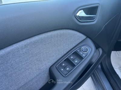 Renault Clio TCe 90 CV 5 porte Techno Grigio usata Monte Porzio