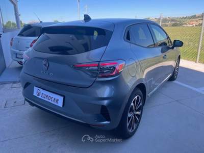 Renault Clio TCe 90 CV 5 porte Techno Grigio usata Monte Porzio