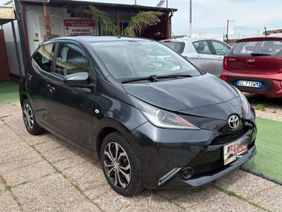 Toyota Aygo 5 porte x-business Grigio usata Pomezia