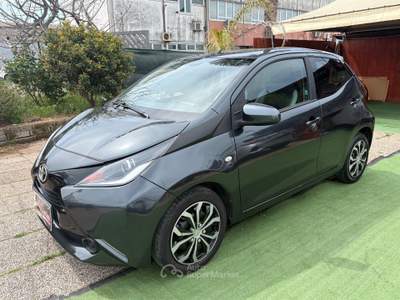 Toyota Aygo 5 porte x-business Grigio usata Pomezia