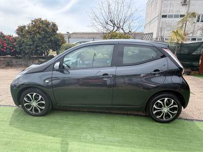 Toyota Aygo 5 porte x-business Grigio usata Pomezia