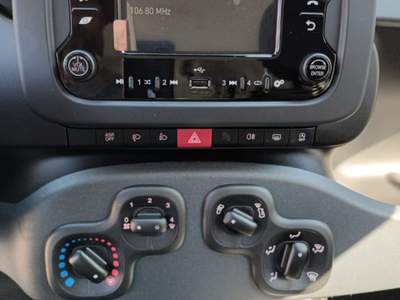 Fiat Panda 1000 HYBRID 70 CV PACK CITY 5 POSTI USB ITALIA Bianco usata Roma