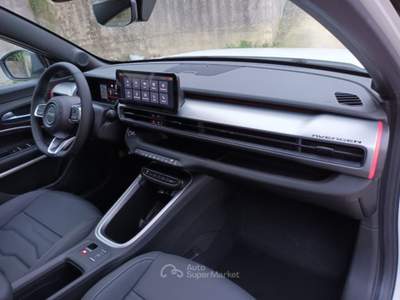Jeep Avenger 1200 E-HYBRID SUMMIT 110CV AUTOM PACK WINTER PELLE Bianco usata Roma