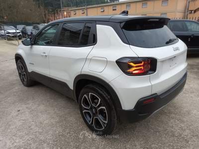 Jeep Avenger 1200 E-HYBRID SUMMIT 110CV AUTOM PACK WINTER PELLE Bianco usata Roma