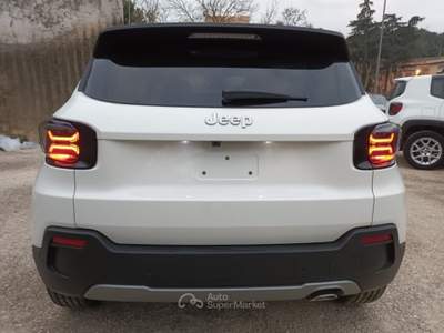 Jeep Avenger 1200 E-HYBRID SUMMIT 110CV AUTOM PACK WINTER PELLE Bianco usata Roma