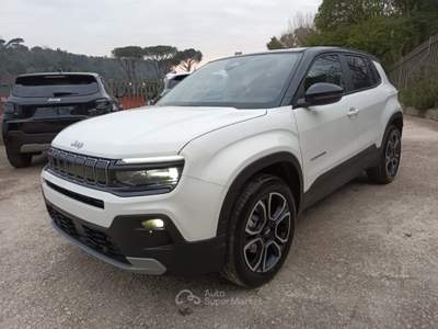 Jeep Avenger 1200 E-HYBRID SUMMIT 110CV AUTOM PACK WINTER PELLE Bianco usata Roma