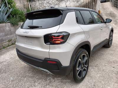 Jeep Avenger 1200 E-HYBRID SUMMIT 110CV AUTOM PACK WINTER PELLE Beige usata Roma