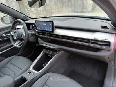 Jeep Avenger 1200 E-HYBRID SUMMIT 110CV AUTOM PACK WINTER PELLE Beige usata Roma