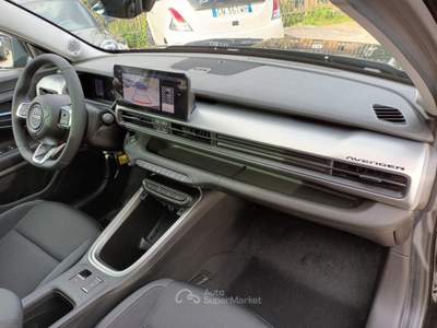 Jeep Avenger 1200 MHEV SUMMIT AUTOM 100CV TETTO INFOTAINMENT Nero usata Roma