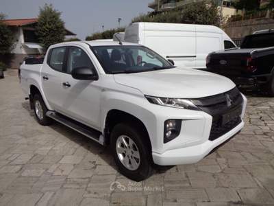 Mitsubishi L200 2300 D DOUBLE CAB 4x4 CARPLAY ITALIANA Bianco usata Roma