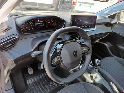 Peugeot 208 1200 PURETECH ACTIVE 100CV NAV LED PDC Grigio usata Roma