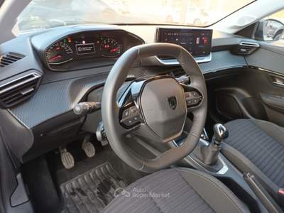Peugeot 208 1200 PURETECH ACTIVE 100CV NAV LED PDC Nero usata Roma